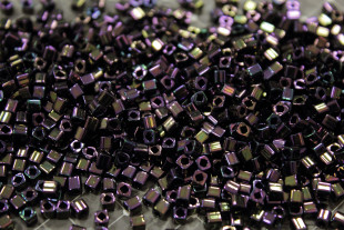 Бисер Япония "TOHO" CUBE 3 мм 5 г №0085 коричневый